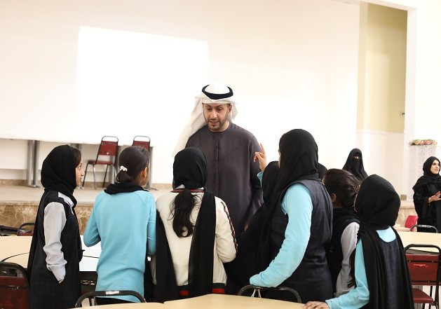 البم نام: دائرة النيابة العامة تعرف بحقوق الطفل في مدارس الامارة
